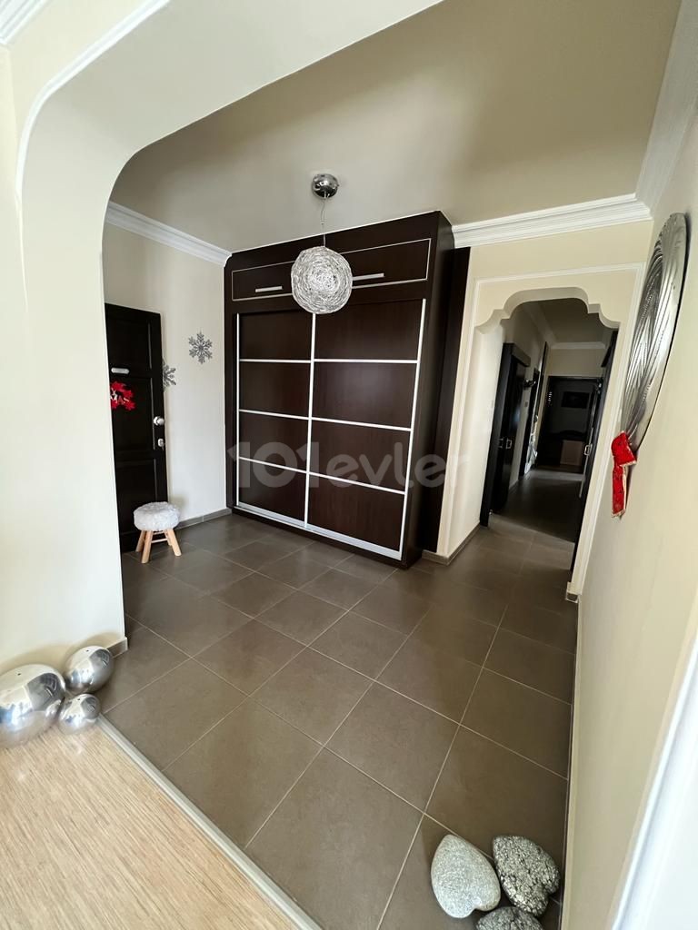 Flat for Sale in Nicosia Köşklüçiftlik Area !!! ** 