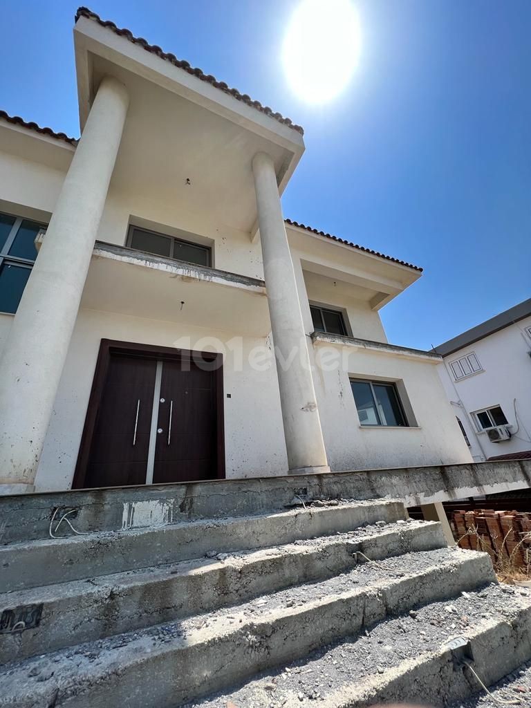 Luxury Villa for Sale in Gönyeli Aşıklar Hill Area, 70% Finished !!! ** 