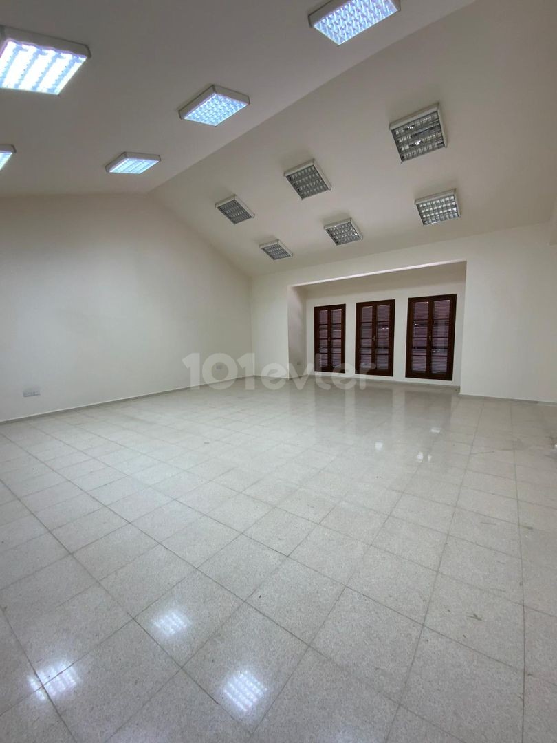 500m2 Rental Business Place in Hisarüstü Presidential District!!! ** 