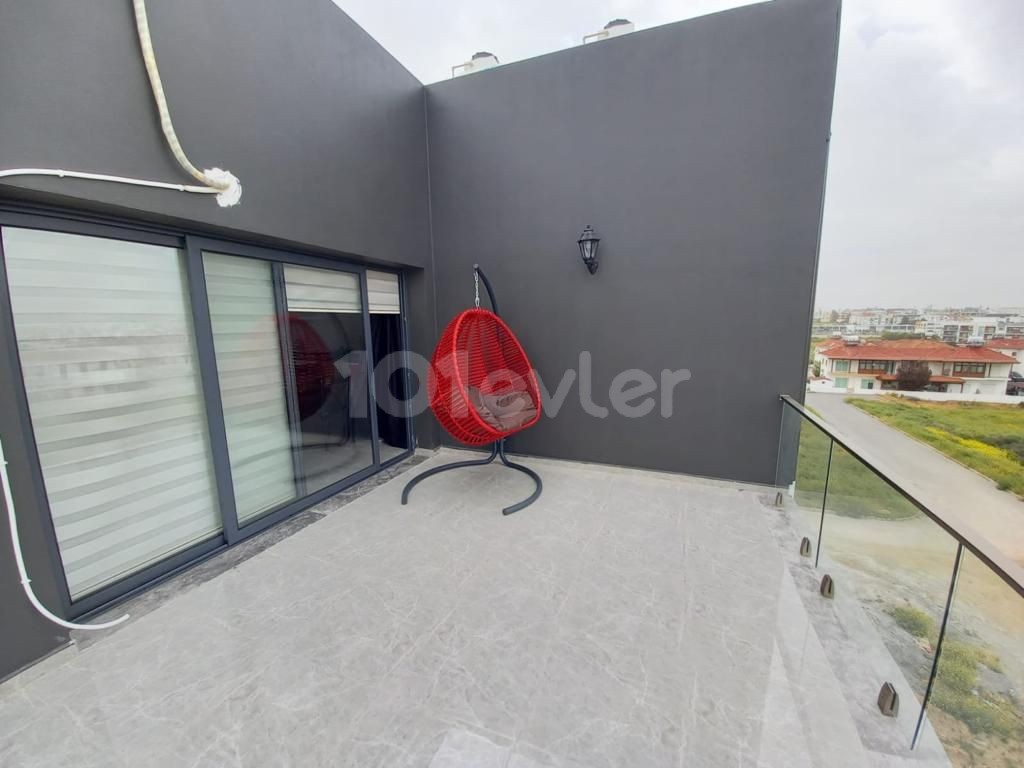 Kaymaklı Bölgesinde Satılık Full Eşyalı 2+1  Penthouse !!!