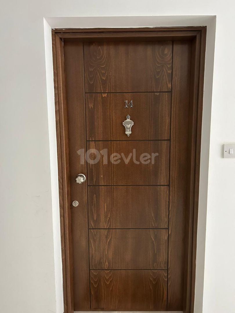 Köşklüçiftlik Bölgesinde Kiralık Eşyalı 2+1 Daire !!!