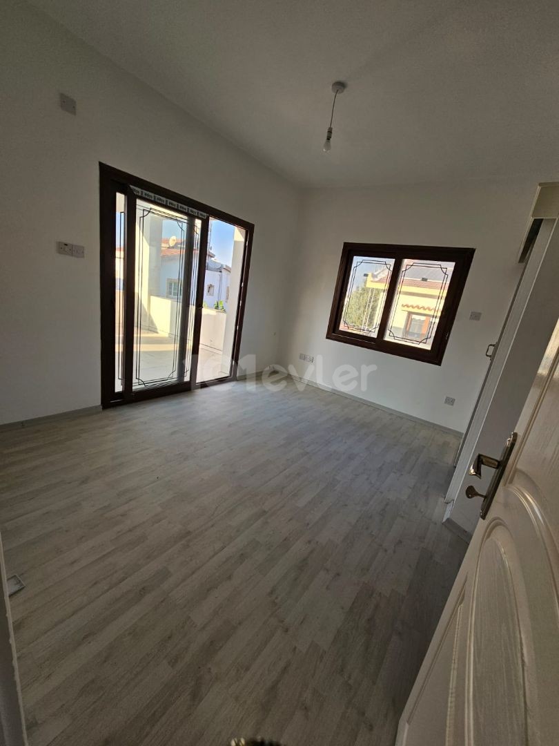 Yenikent Bölgesinde Satılık İkiz Villa KDV + TRAFO YOK !!!