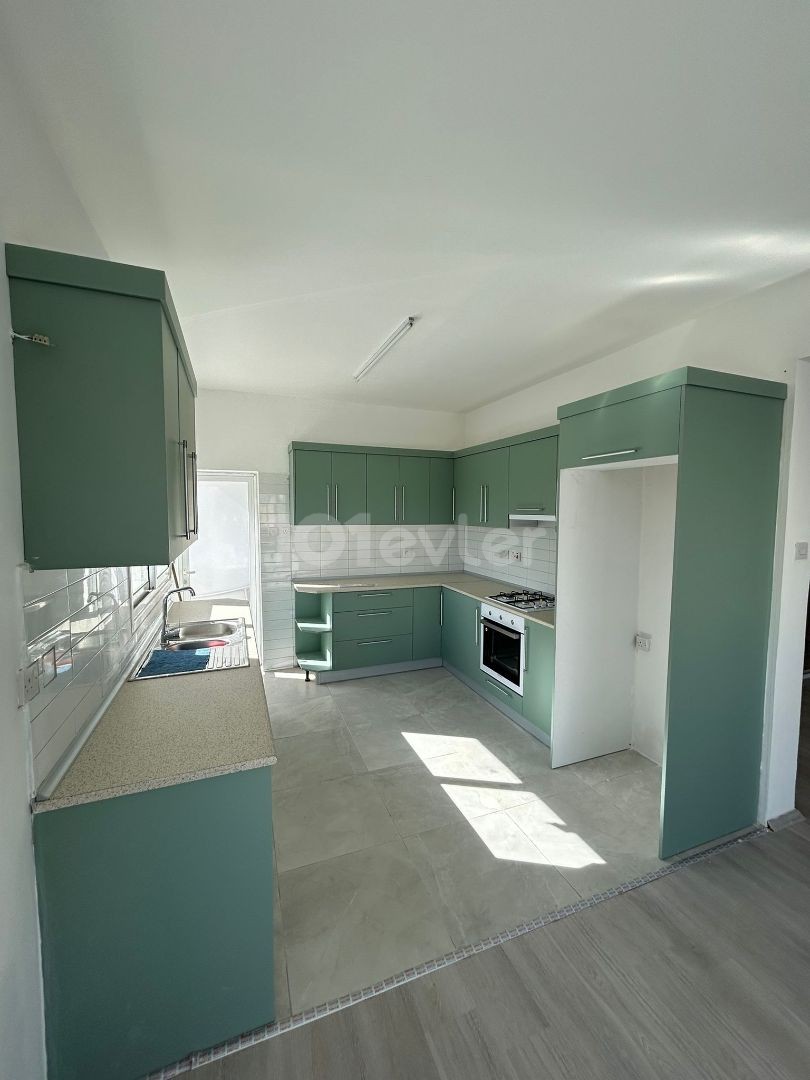 3+1 Flat for Sale in Kyrenia Zeytinlik Area!!!