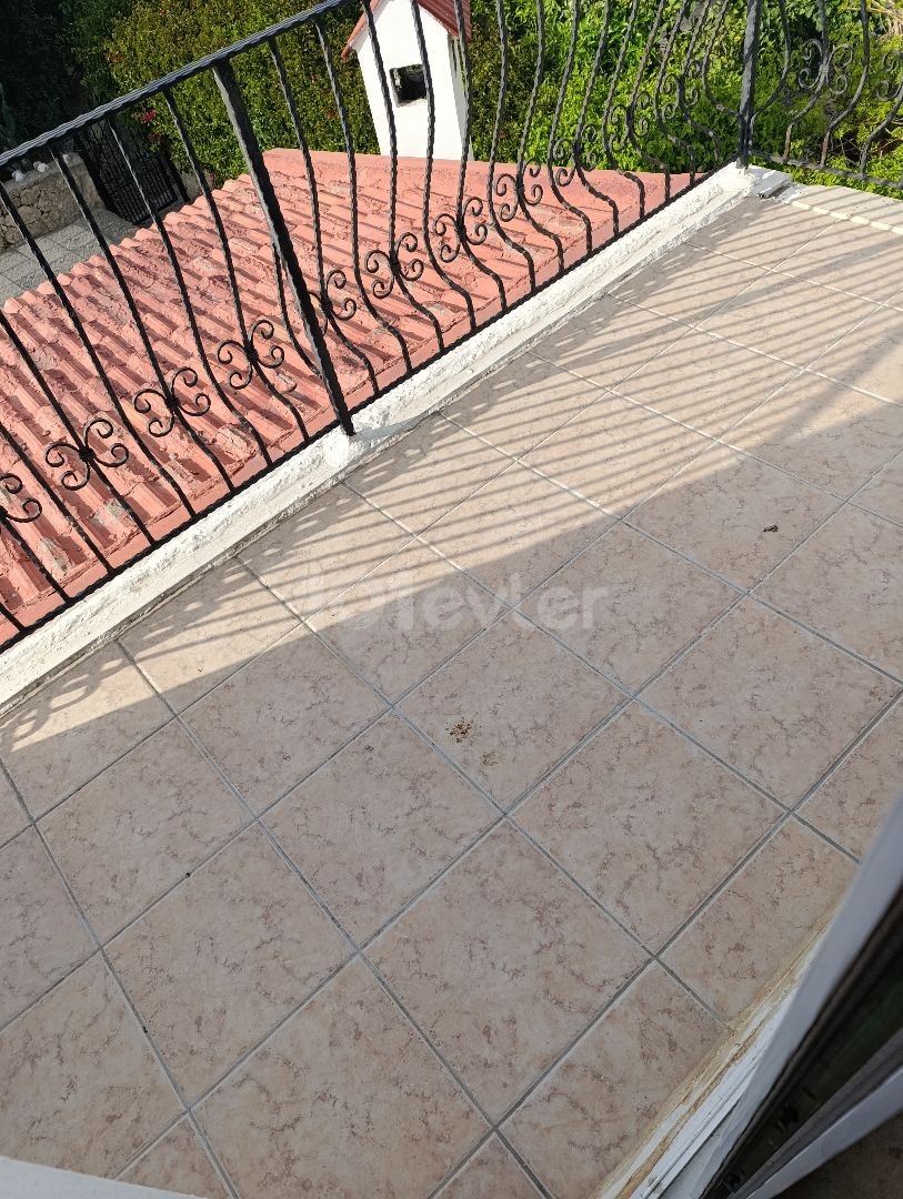 Girne Özankoy da kiralık full eşyalı 3+1 Villa.