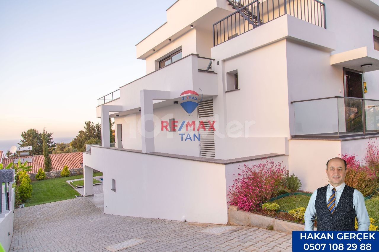 Neue, 420 m2 Villa mit Pool in Karmi, Kyrenia, Zypern ** 