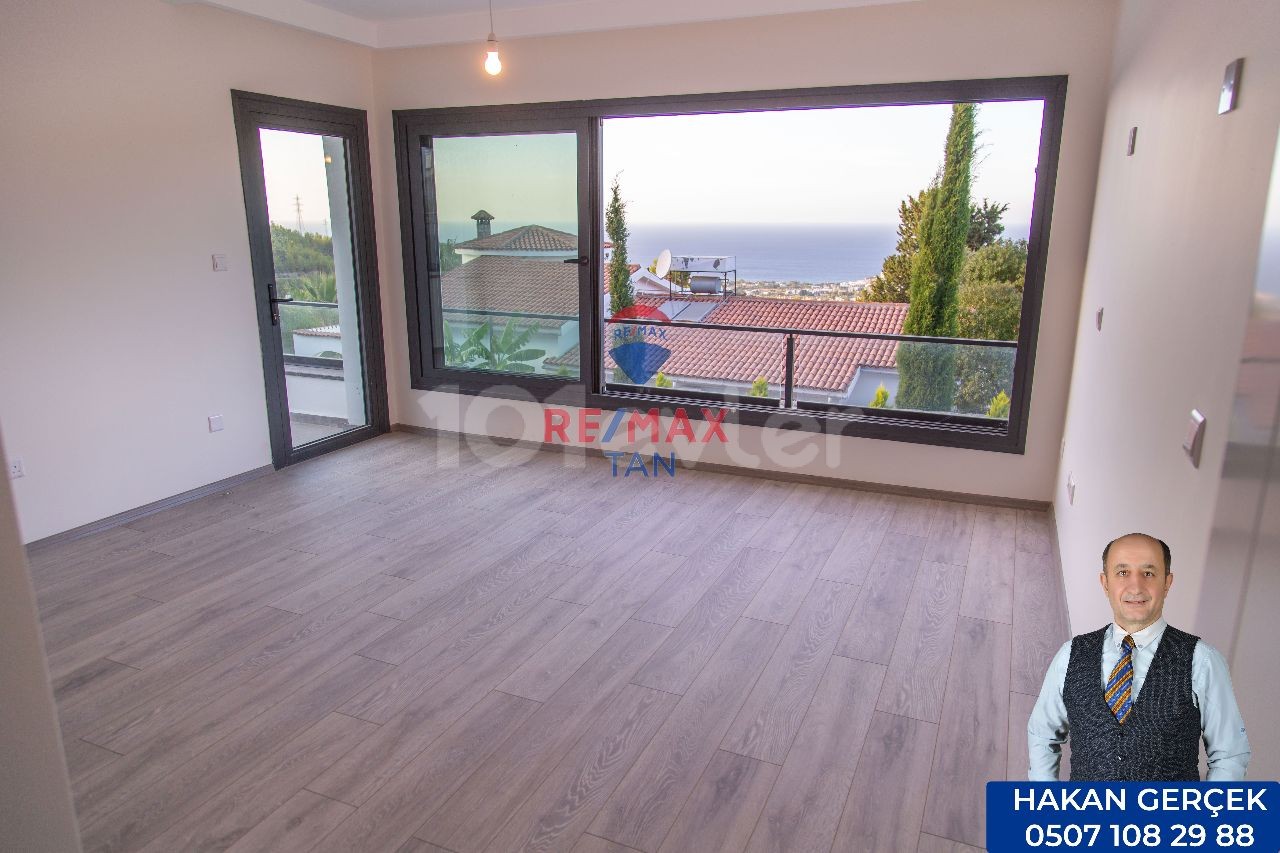 Neue, 420 m2 Villa mit Pool in Karmi, Kyrenia, Zypern ** 