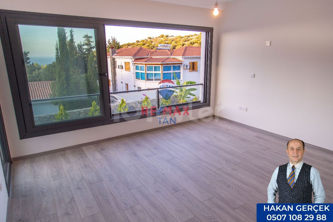 Neue, 420 m2 Villa mit Pool in Karmi, Kyrenia, Zypern ** 