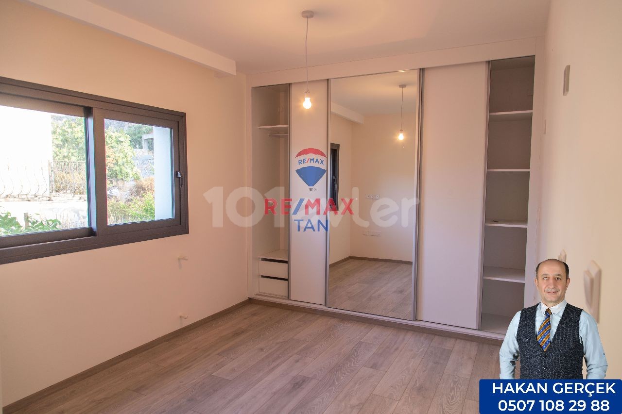 Neue, 420 m2 Villa mit Pool in Karmi, Kyrenia, Zypern ** 