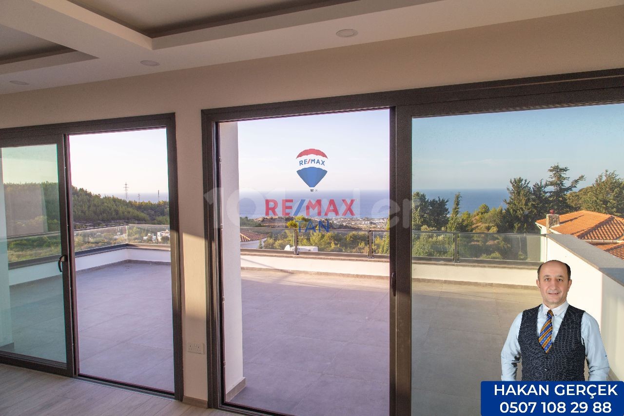 Neue, 420 m2 Villa mit Pool in Karmi, Kyrenia, Zypern ** 