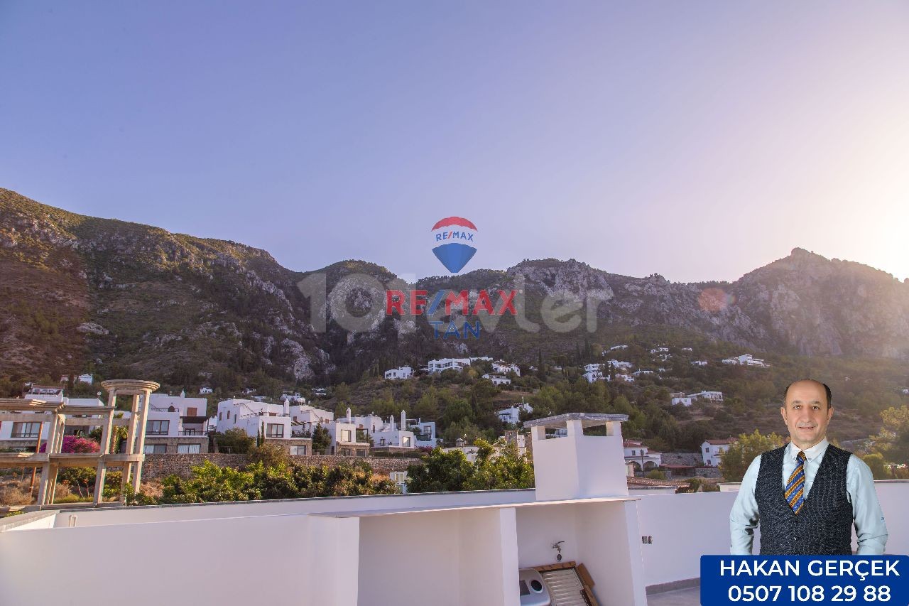 Neue, 420 m2 Villa mit Pool in Karmi, Kyrenia, Zypern ** 