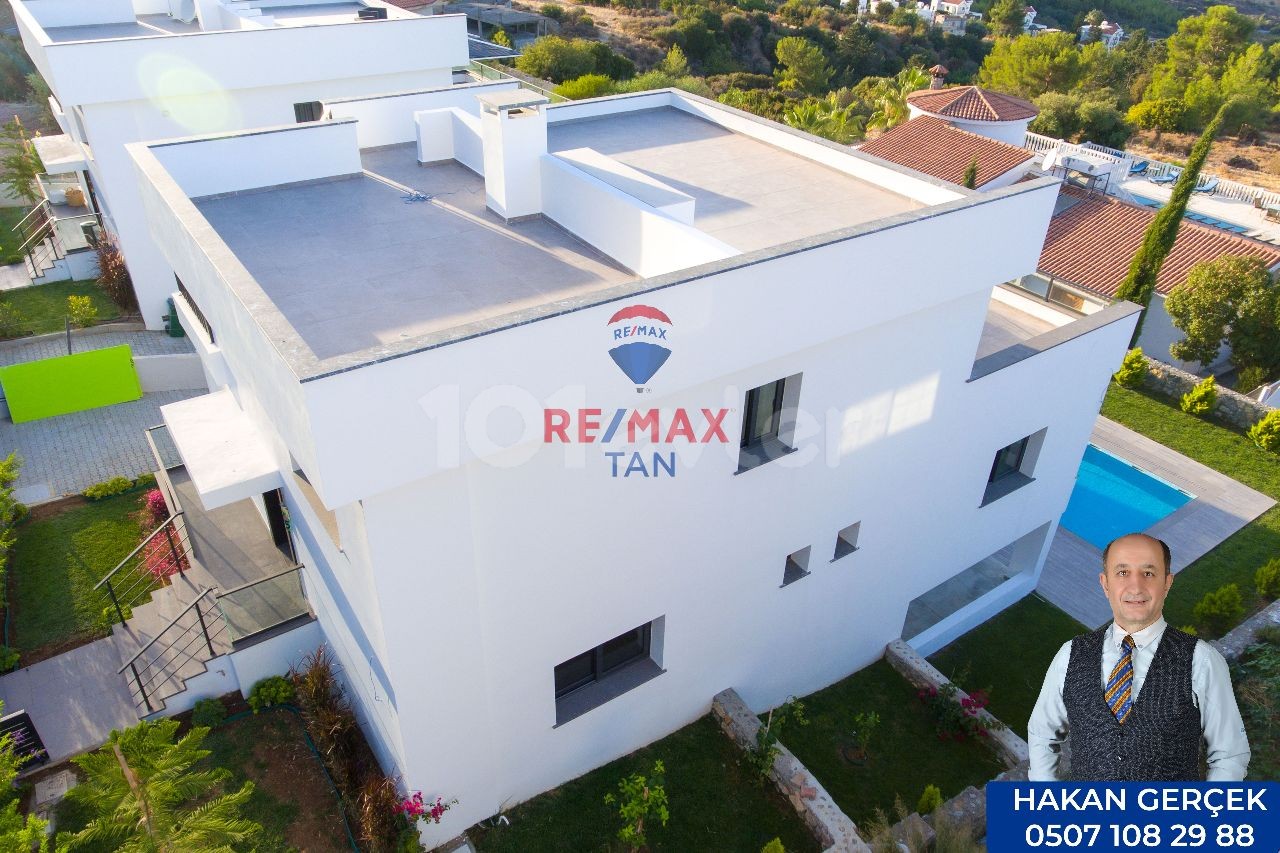 Neue, 420 m2 Villa mit Pool in Karmi, Kyrenia, Zypern ** 