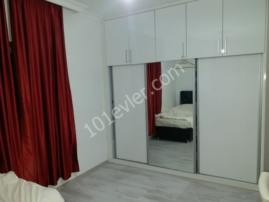 GİRNE MERKEZ'DE KAŞGAR COURT'TA KIRALIK  3+1 FULL EŞYALI DAİRE. 3350 TL. . 