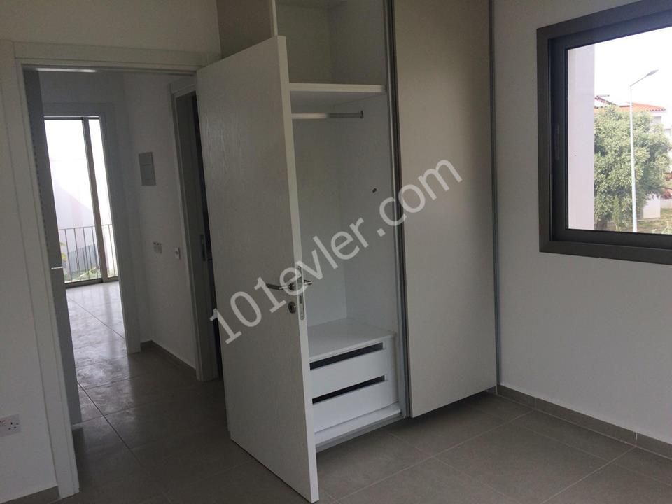 Flat To Rent in Alsancak, Kyrenia