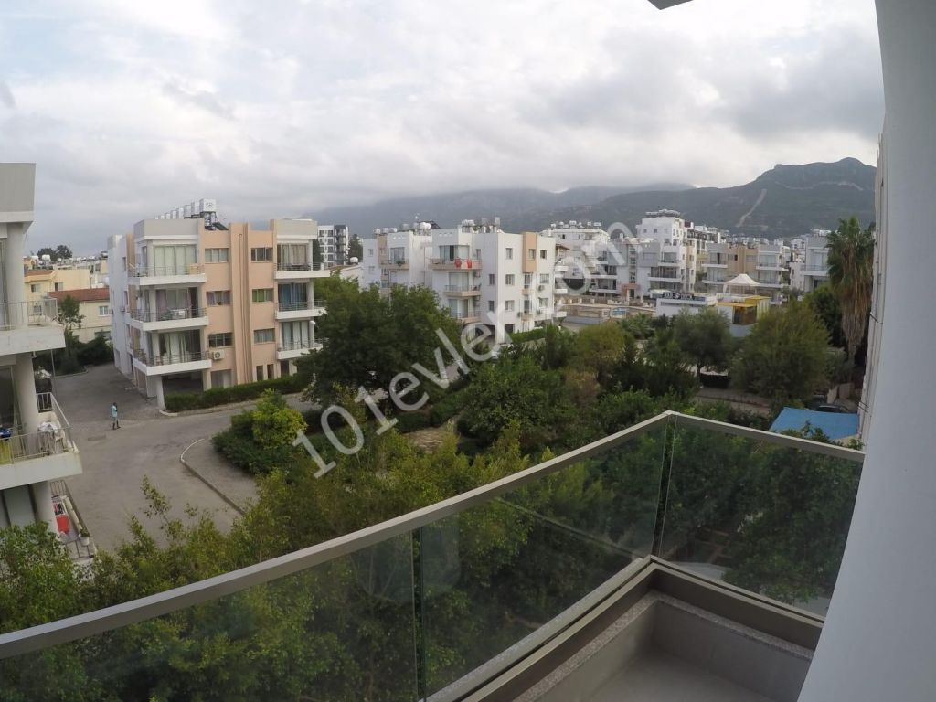 1+1 apartment for sale with high rental yield in a zero-lift building near the Rixias site in Kyrenia Central TEL: 05338445618 ** 