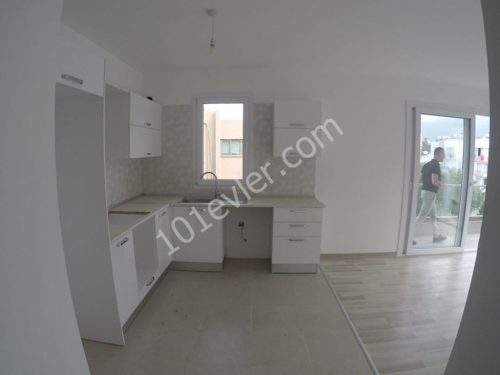 1+1 apartment for sale with high rental yield in a zero-lift building near the Rixias site in Kyrenia Central TEL: 05338445618 ** 