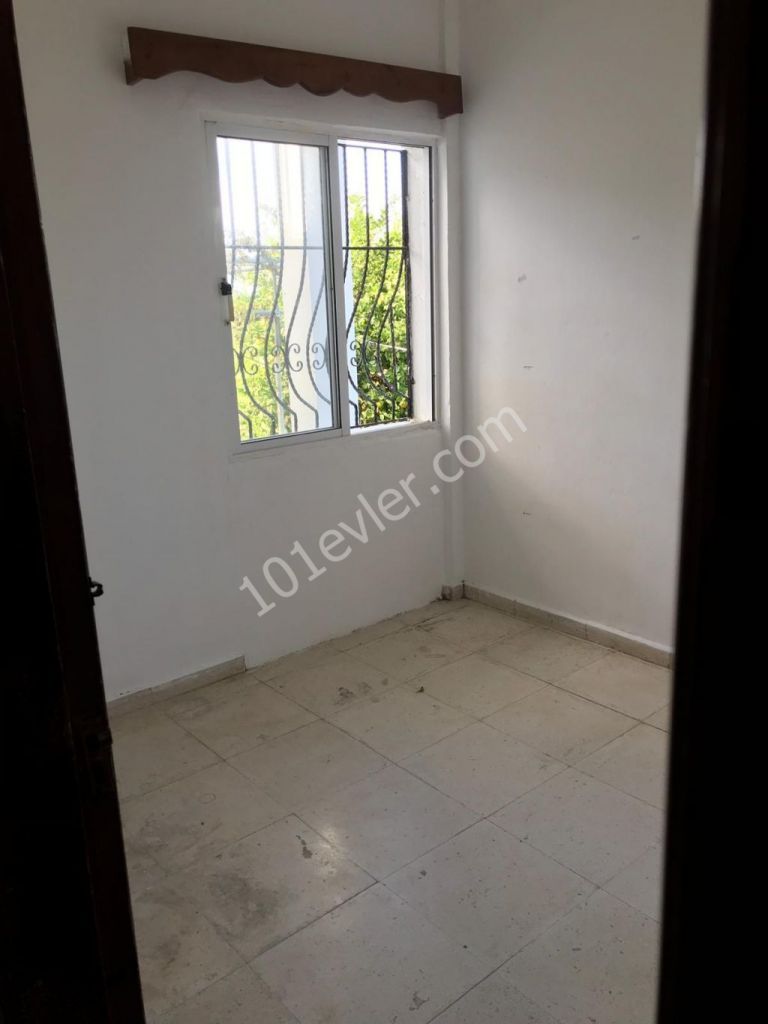 Flat To Rent in Alsancak, Kyrenia