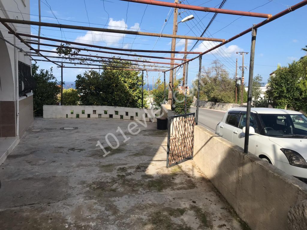 Flat To Rent in Alsancak, Kyrenia