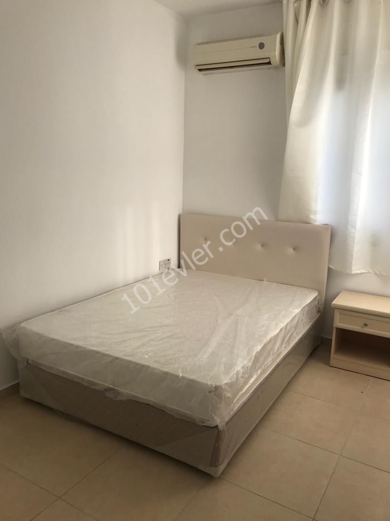 Lefkoşa Yenikent merkezde Gönyeli belediyesi yanında Yakın Doğu Üniversitesi'ne yürüme mesafesinde aylık ödemeli apartman dairesi 2000TL. 05338445618