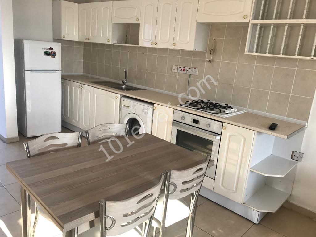 Lefkoşa Yenikent merkezde Gönyeli belediyesi yanında Yakın Doğu Üniversitesi'ne yürüme mesafesinde aylık ödemeli apartman dairesi 2000TL. 05338445618