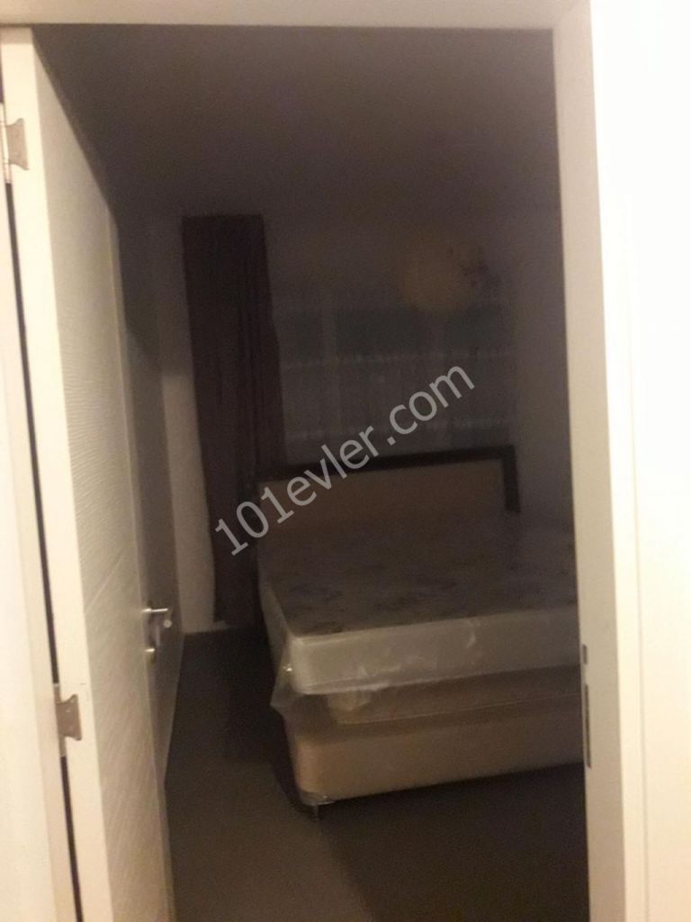 Girne Merkez'de Öğretmenler Evi civarında yeni bina 1+1 kiralık apartman dairesi 2300 TL. 05338376242