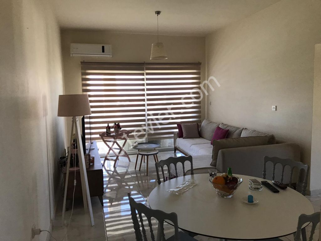 Alsancak'ta yaşam kalitesi yüksek komplex Escape Homes'ta kiralık 2+1 deniz manzaralı daire.2750 TL aidat içindedir.05338445618