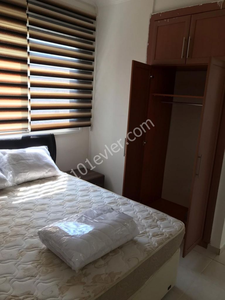 Girne Edremit'te havuzlu site içerisinde kiralık 2+1 apartman dairesi 300 STG.05338376242