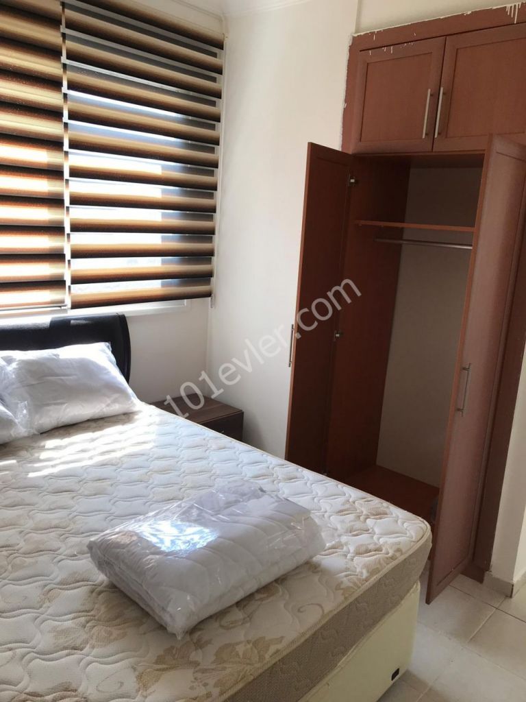 Girne Edremit'te havuzlu site içerisinde kiralık 2+1 apartman dairesi 300 STG.05338376242