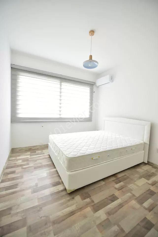 Girne Ciklos'ta Almahara Club yakınında havuzlu site içerisinde kiralık full lüks eşyalı deniz manzaralı geniş apartman dairesi.05338376242