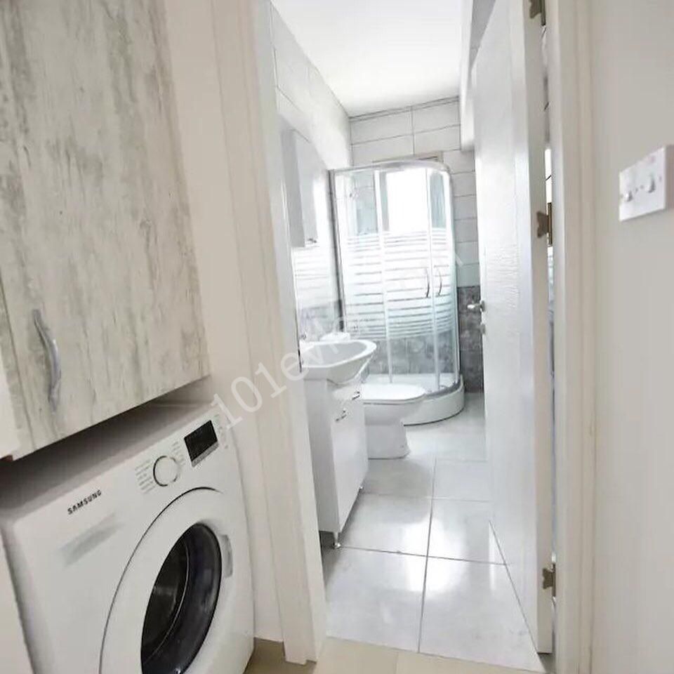 Girne Ciklos'ta Almahara Club yakınında havuzlu site içerisinde kiralık full lüks eşyalı deniz manzaralı geniş apartman dairesi.05338376242