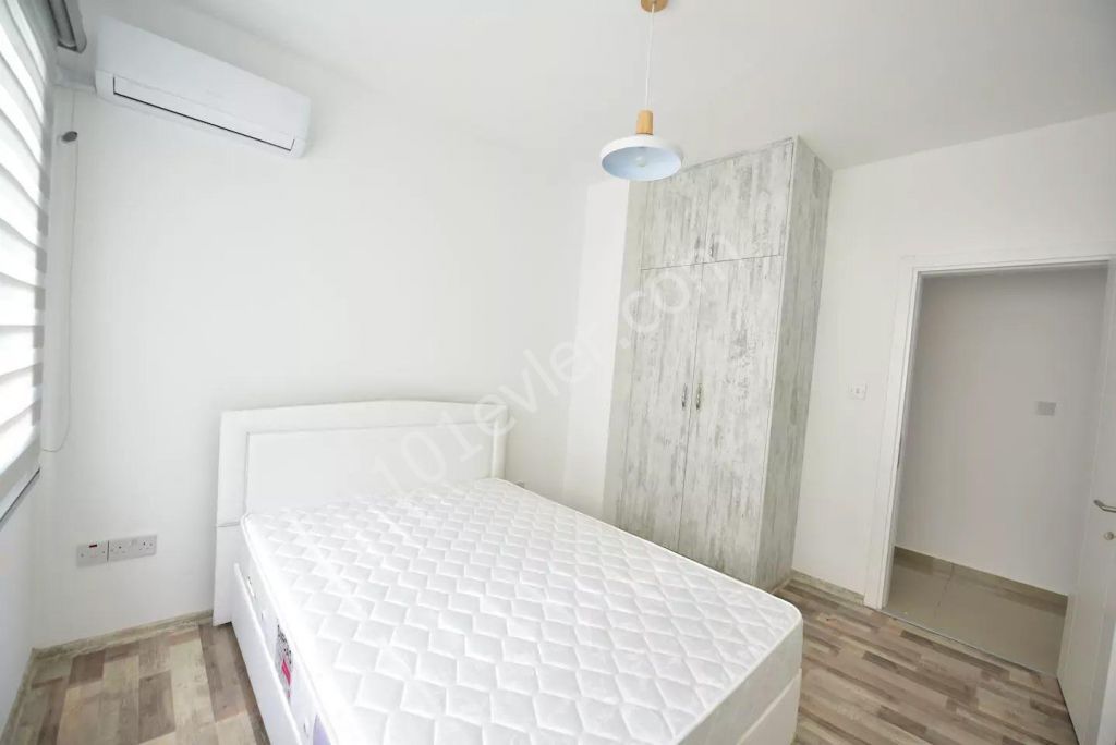 Girne Ciklos'ta Almahara Club yakınında havuzlu site içerisinde kiralık full lüks eşyalı deniz manzaralı geniş apartman dairesi.05338376242