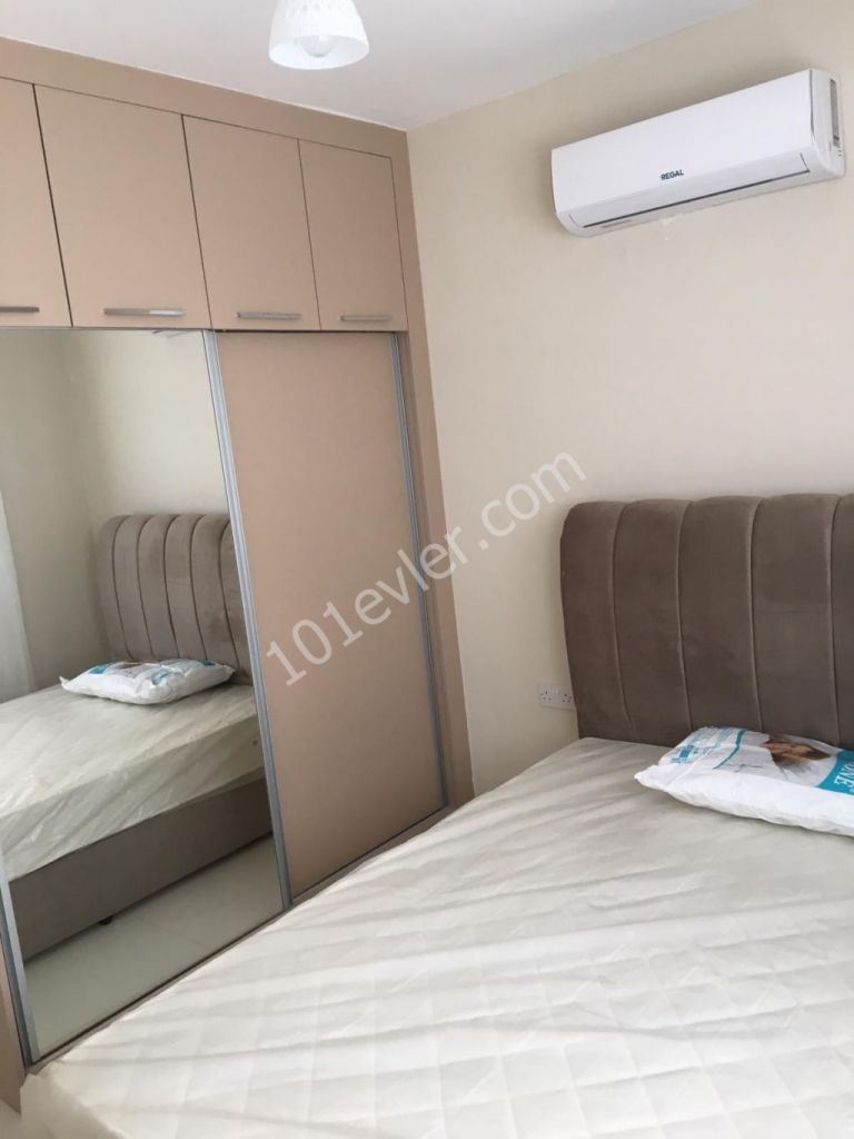 Girne Merkez'de Kaşgar'da full lüx eşyalı 1+1 apartman dairesi. 05338376242