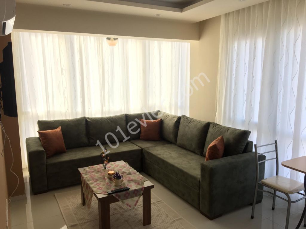 Girne Merkez'de Kaşgar'da full lüx eşyalı 1+1 apartman dairesi. 05338376242