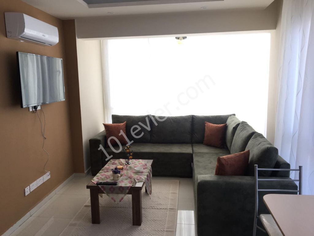 Girne Merkez'de Kaşgar'da full lüx eşyalı 1+1 apartman dairesi. 05338376242