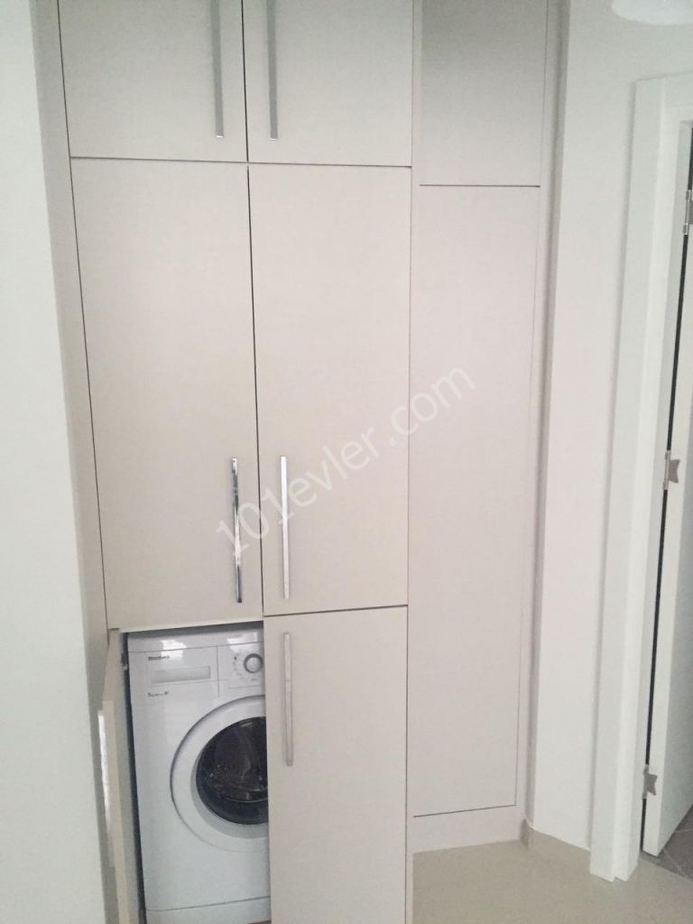 Girne Merkez'de kiralık full eşyalı 2+1 daire 05338445618