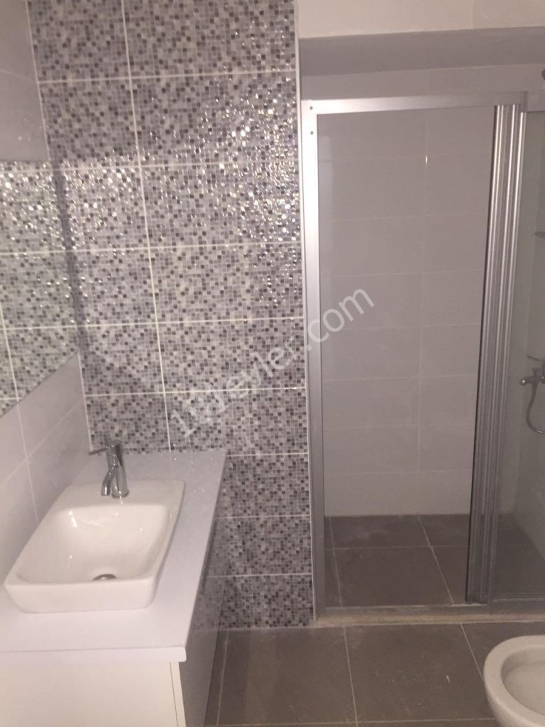 Girne Merkez'de kiralık full eşyalı 2+1 daire 05338445618