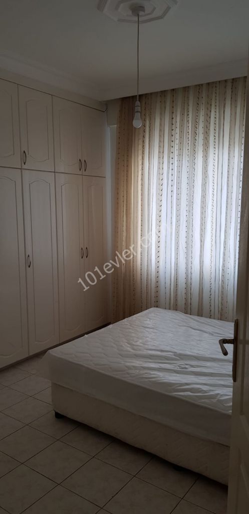 Girne Merkez de kiralık full eşyalı  geniş ve ferah balkonlu 3+1  (2 depozit+ kira +Komisyon)