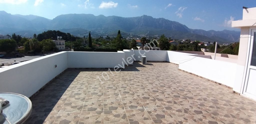 2+1 penthouse apartment for sale in equivalent kocanli next to kyrenia karaoglanoglu kaya palazzo hotel.. a spacious balcony with mountain and sea views opens the doors of tranquility to you with a 200-meter distance from the sea and a 90m2 terrace.. ** 