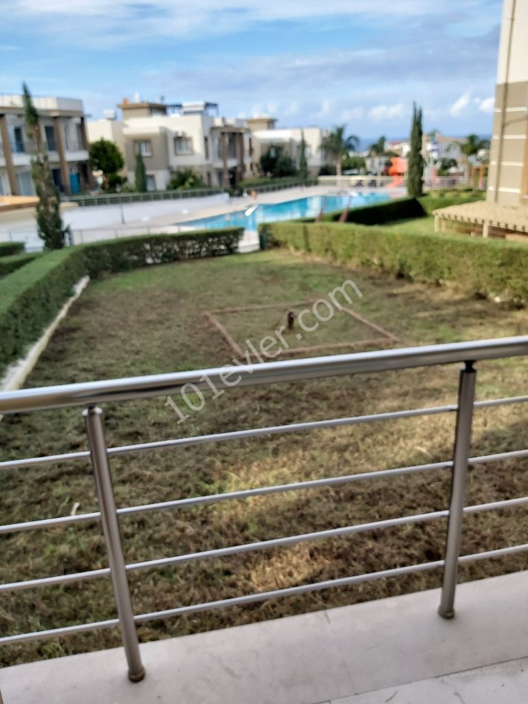 ALSANCAK ESCAPE HOMES TA 2+1 GERÄUMIGER MEERBLICK MIT POOL UND EIGENEM GARTEN BEREIT FÜR DEN UMZUG AUF DER SICHEREN SEITE 05338445618 ** 