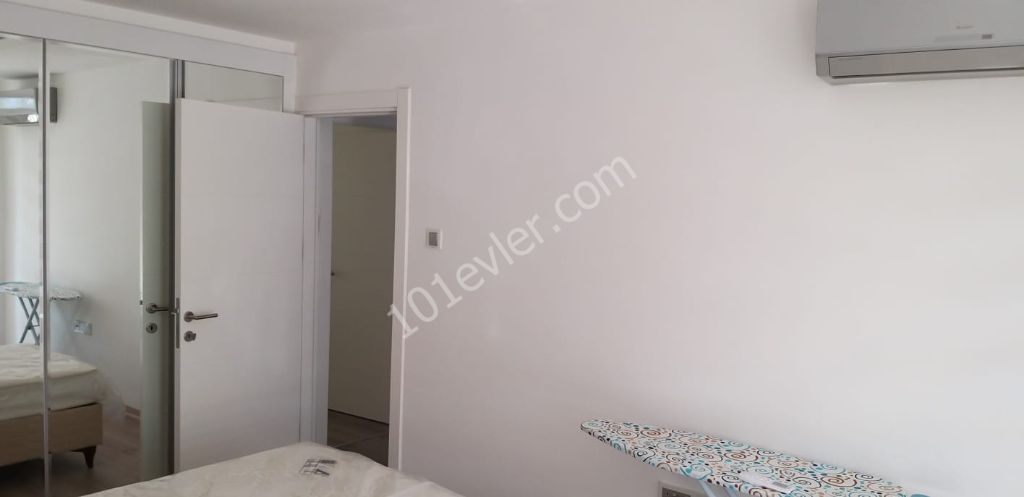 mit dieser einzigartigen Aussicht auf die größte Struktur von Kyrenia bietet unsere 3+1 große, geräumige Wohnung zur Miete in der obersten Etage von FEO elegance, die mit modernen Möbeln ausgestattet ist, die Türen für Luxus und hochwertiges Leben öffnet... 05338445618 ** 