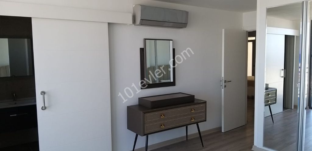 girnenin en büyük yapısında adeta gök yüznde yaşam sunan bu eşsiz manzaraya sahip FEO elegance ın en üst katındaki kiralık 3+1 full modern eşyalı geniş, ferah dairemiz size lüks ve kaliteli yaşamın kapılarını açıyor... 05338445618