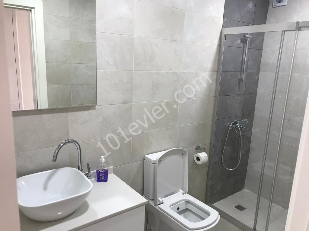 girne merkezde eski astro marketin orda kendini kanıtlamış piyasadaki en kaliteli yapılardan birinde kiralık 1+1 full eşyalı daire... 450 STG 05338445618