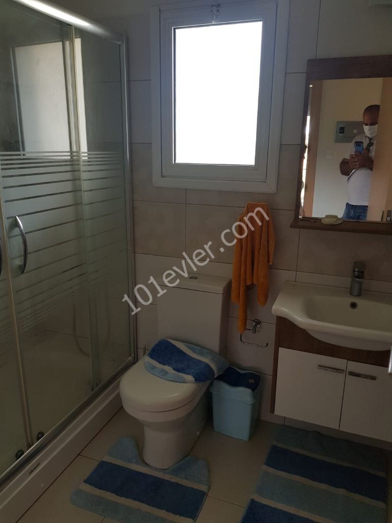 girne çevre yoluna ve eminağa garden a yakın extra detaylı lüks eşyalı merkezi ısıtmalı havuzlu kapalı otoparklı doğanın kalbinde kiralık lüks villa.. 05338445618