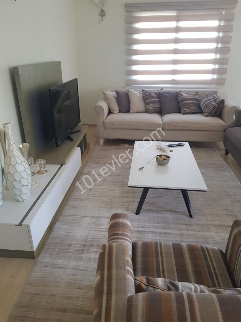 girne çevre yoluna ve eminağa garden a yakın extra detaylı lüks eşyalı merkezi ısıtmalı havuzlu kapalı otoparklı doğanın kalbinde kiralık lüks villa.. 05338445618