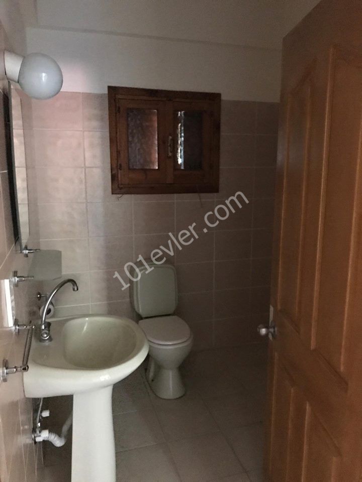 Detached House To Rent in Girne Merkez, Kyrenia