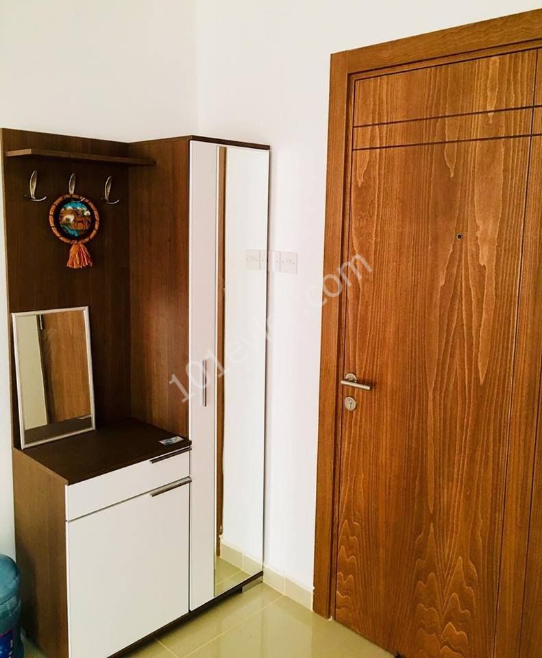 girne merkezde türk mahallesi tekvando salonu yanında kiralık  2+1 lüks, asansörlü, 100 m2,  full eşyalı, havuzlu daire 