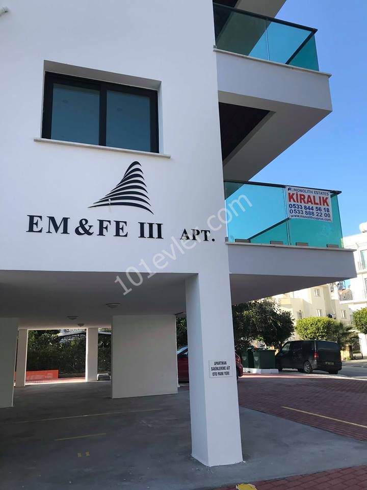 girne merkezde lemarın karşısında her yere görüş mesafesinde sıfır rezidansta kiralık eşyasız daire. lüks ve modern asansörlü eşyasız 500 stg eşyalı 600 stg... 05338445618