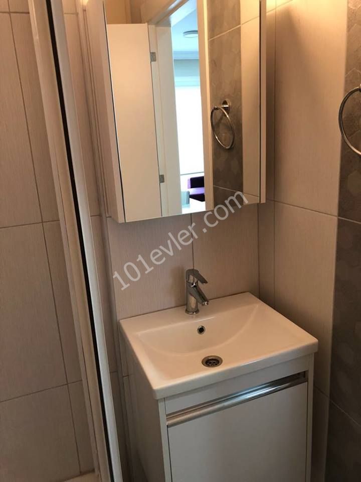 girne merkezde lord palace ve oscar otel yanında dağ ve deniz manzaralı kiralık rezidans ta 1+1 full eşyalı sıfır daire  05338445618