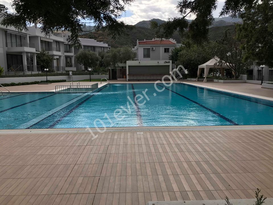 Flat To Rent in Alsancak, Kyrenia