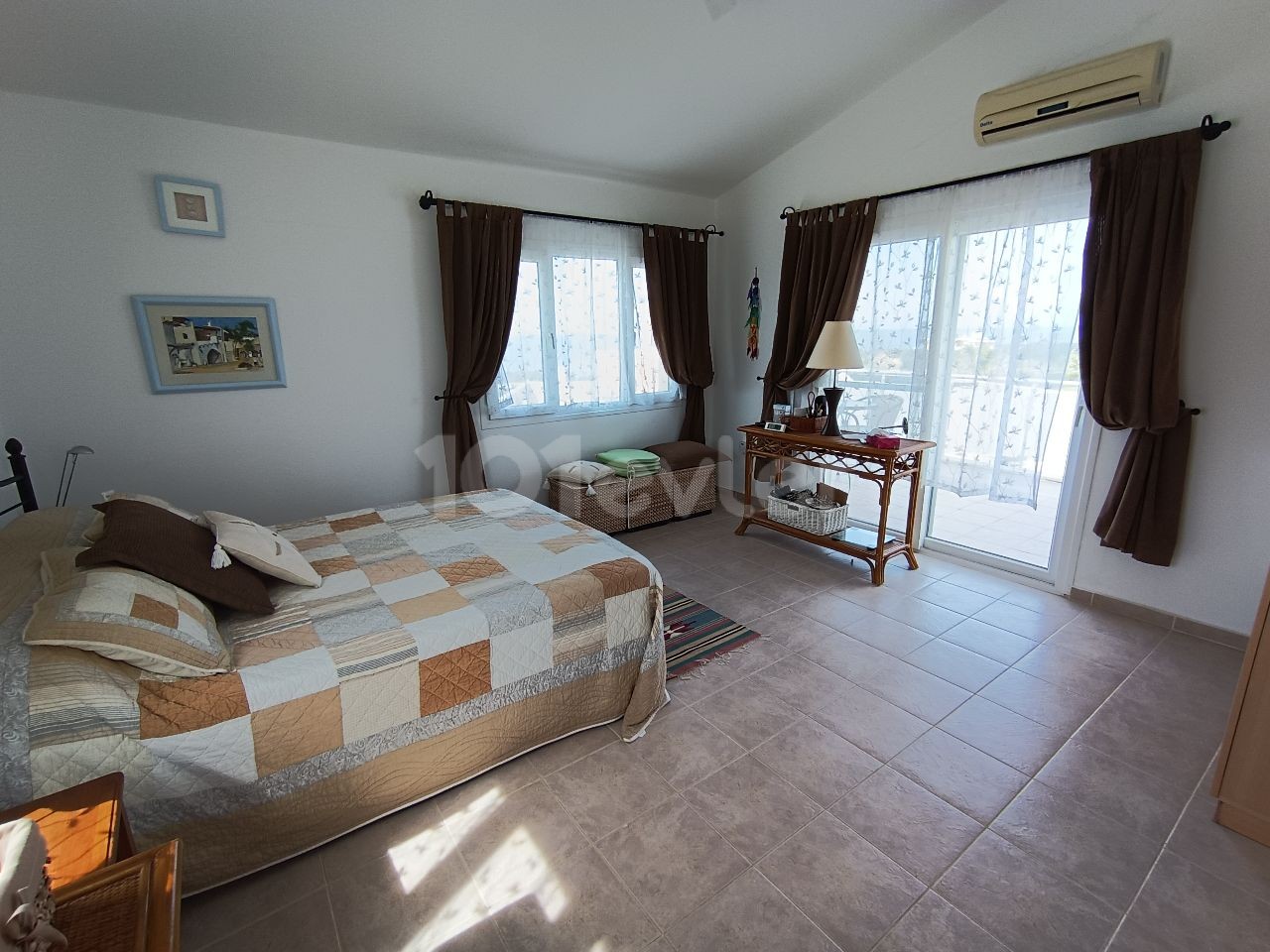 3 BEDROOM VILLA WITH POOL IN BAHCELI KYRENIA, ONLY 100M TO THE SEA !!