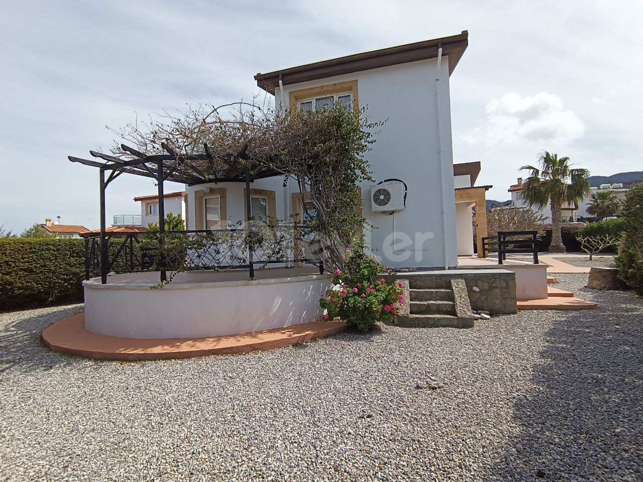 3 BEDROOM VILLA WITH POOL IN BAHCELI KYRENIA, ONLY 100M TO THE SEA !!